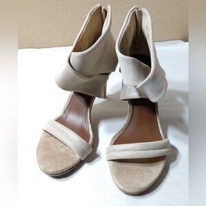 Donald J Pliner Tilly Heels, size 9M